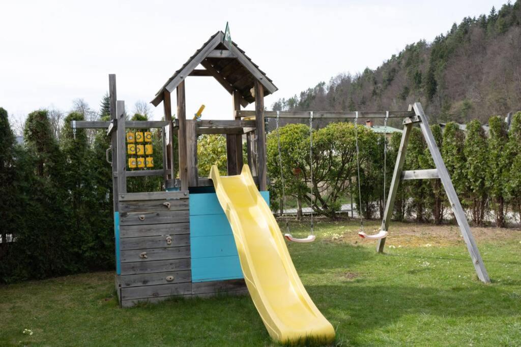 Schoenes Ferienhaus Mit Garten Portschach am Woerthersee Exterior photo