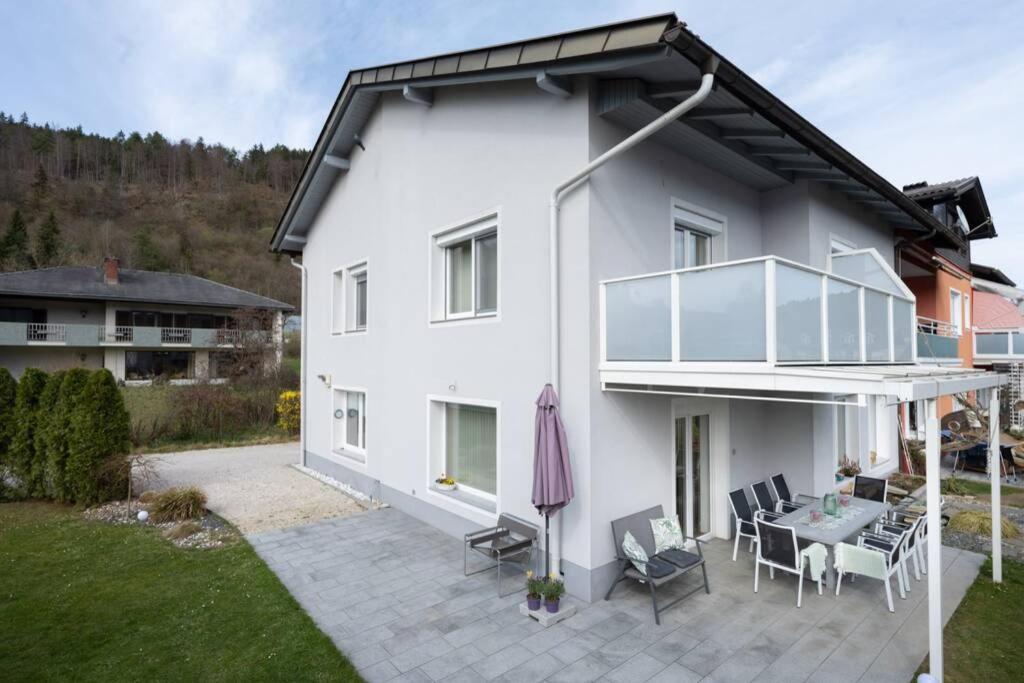 Schoenes Ferienhaus Mit Garten Portschach am Woerthersee Exterior photo